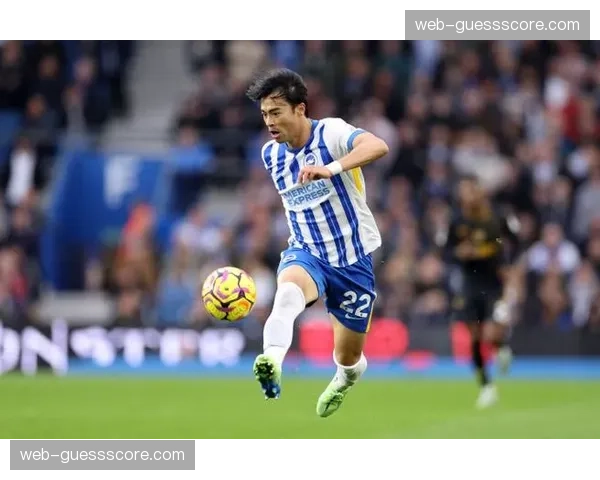 暖心一幕：布莱顿球迷齐声高歌，祝贺患病小球迷康复出院