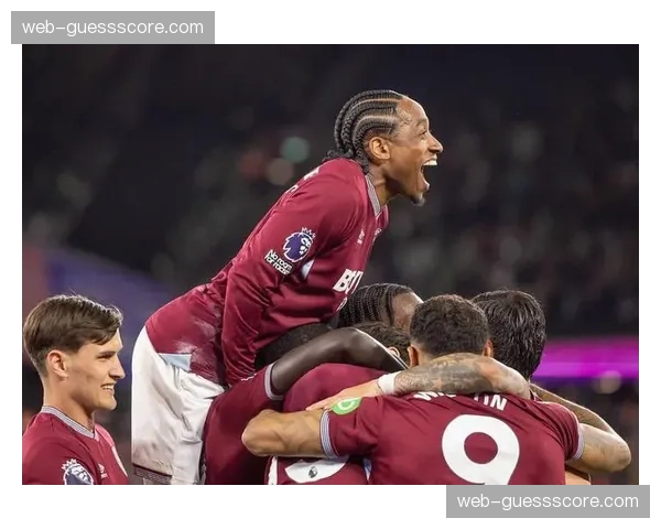 保级大战白热化：热刺深陷降级区，西汉姆联成功逃离