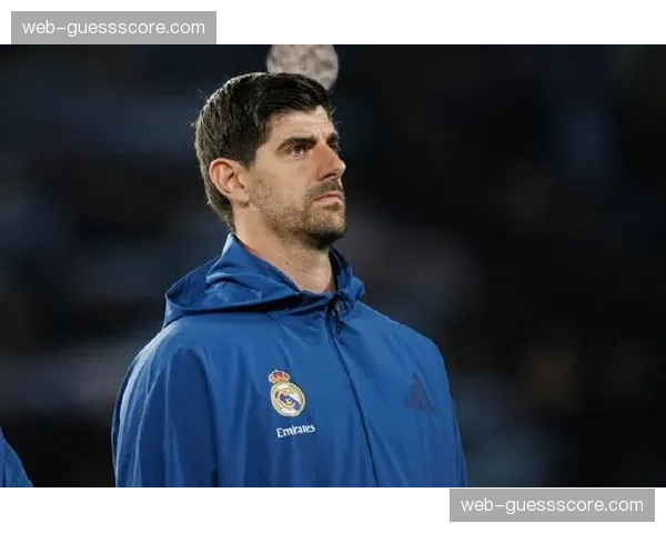 皇马门将库尔图瓦伤愈复出，欧冠资格保卫战添砝码