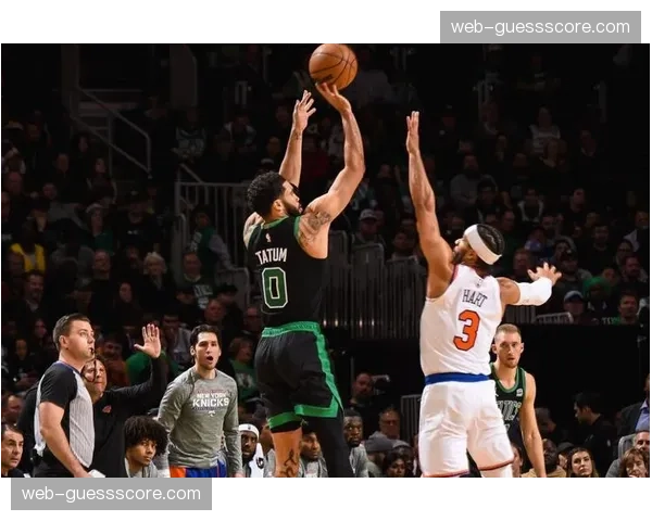 凯尔特人三分50投仅13中命中率26%，76人半场领先15分